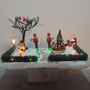 Lemax Christmas Village Frosty Fun - Retired